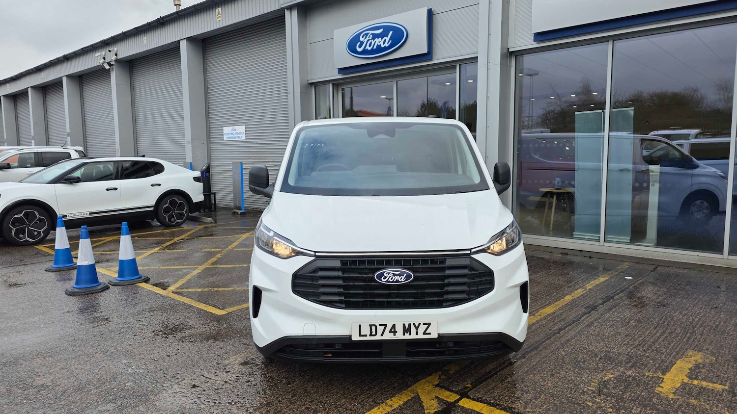 Used Ford Transit Custom 2024 for sale - 77526937: Photo 2