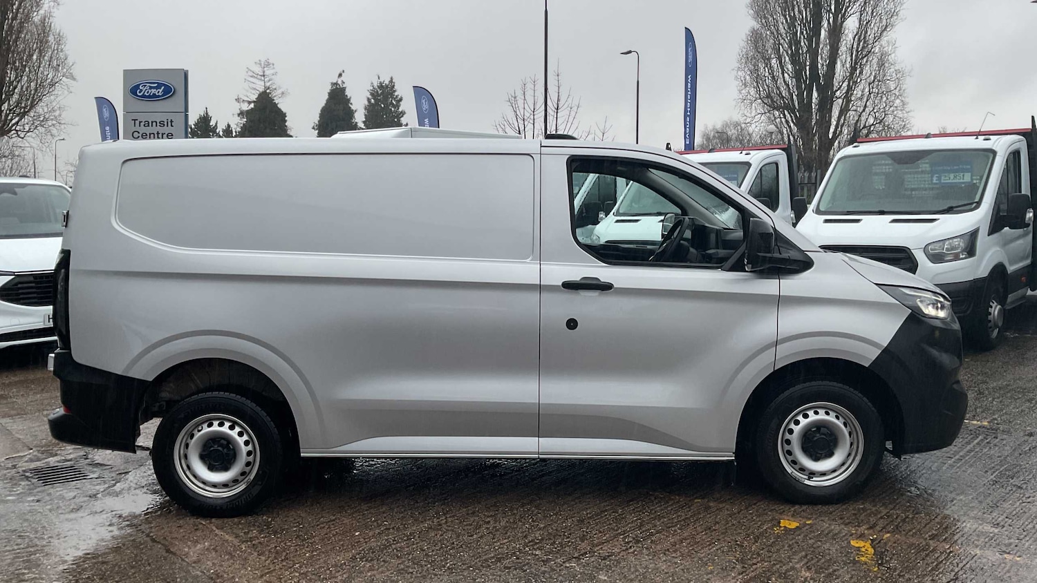 Used Ford Transit Custom 2024 for sale - 77540607: Photo 2