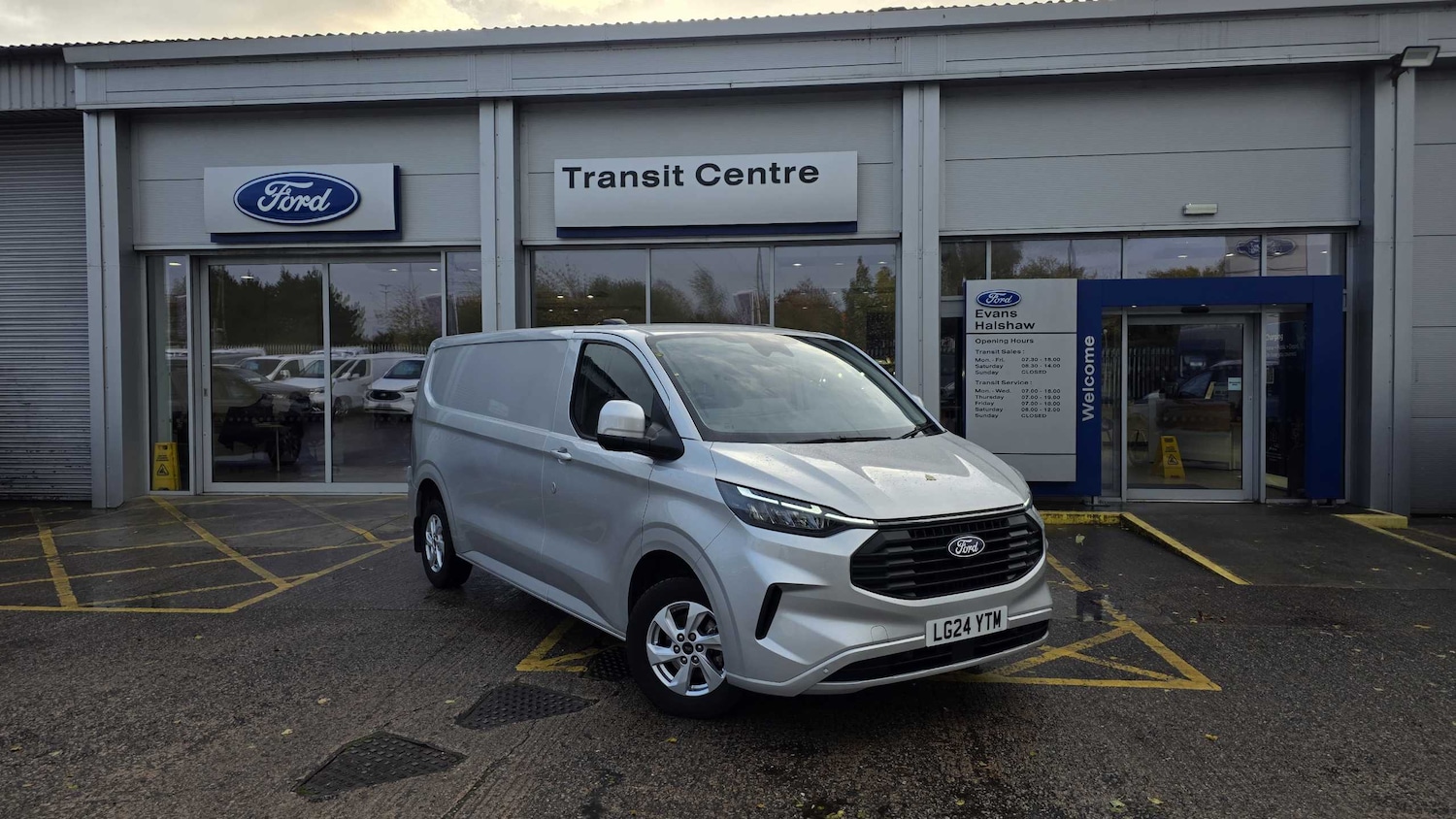 Used Ford Transit Custom 2024 for sale - 76401382: Photo 1