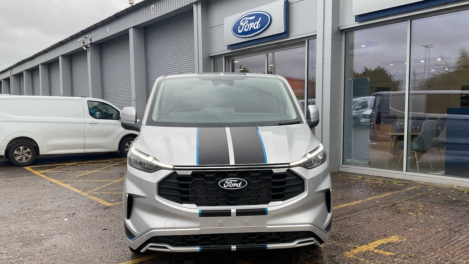 Used Ford Transit Custom 2025 for sale - 76501904: Photo 2