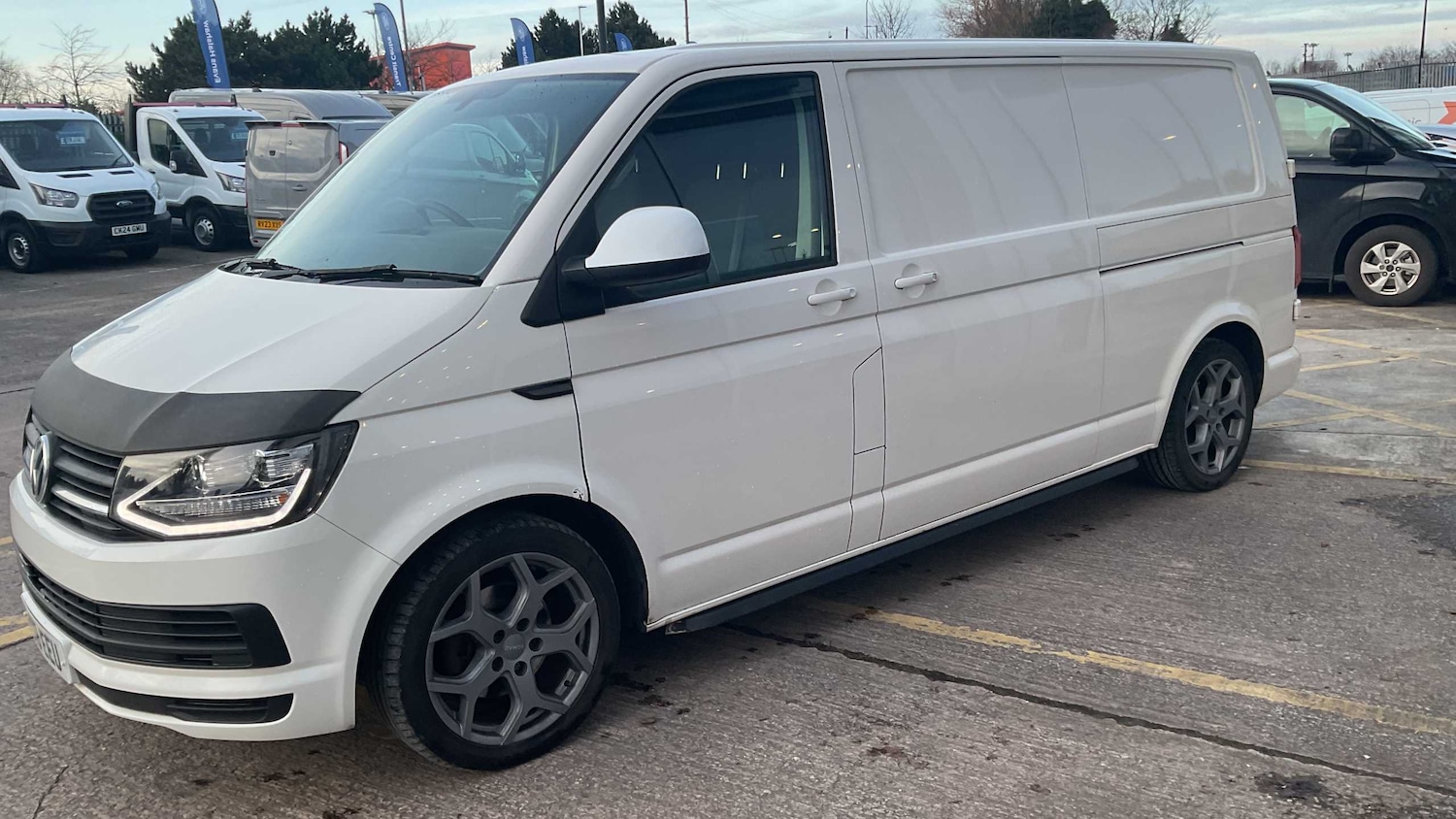 Used Volkswagen Transporter 2018 for sale - 77601375: Photo 4