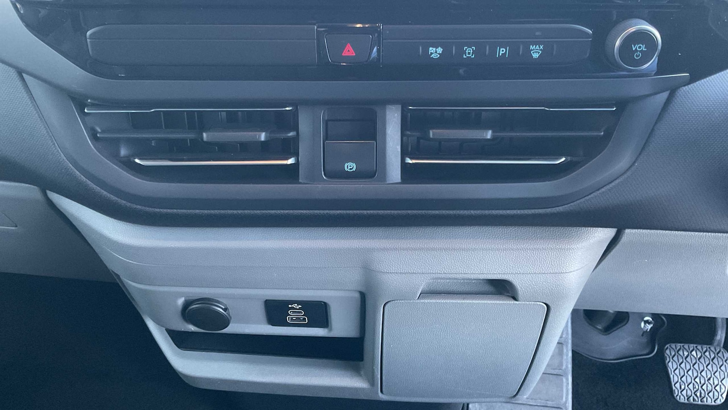 Used Ford Tourneo Custom 2024 for sale - 76373790: Photo 12