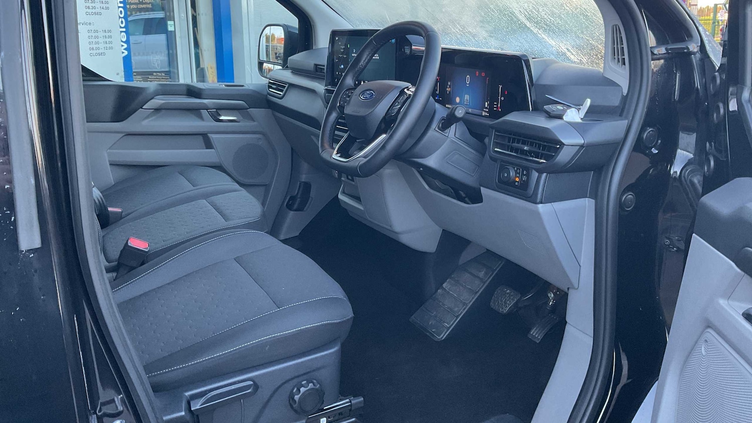 Used Ford Tourneo Custom 2024 for sale - 76373790: Photo 8