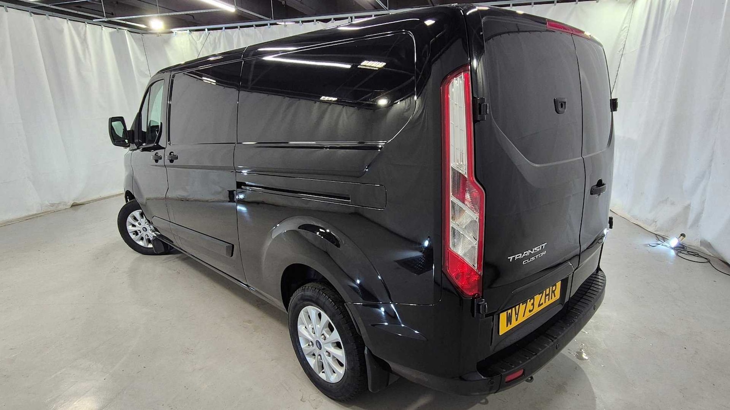 Used Ford Transit Custom 2023 for sale - 76610569: Photo 2