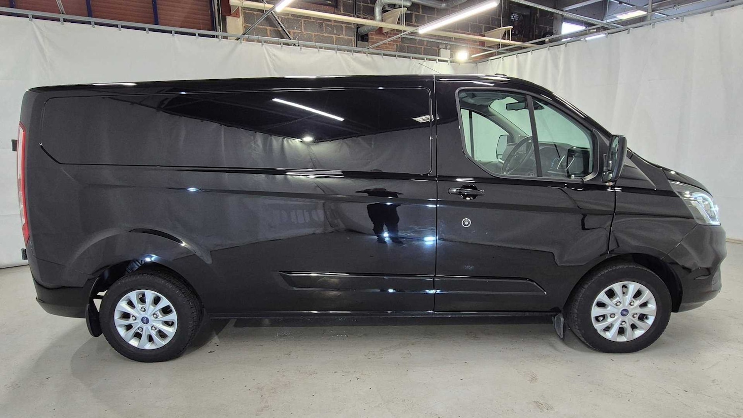 Used Ford Transit Custom 2023 for sale - 76610569: Photo 4
