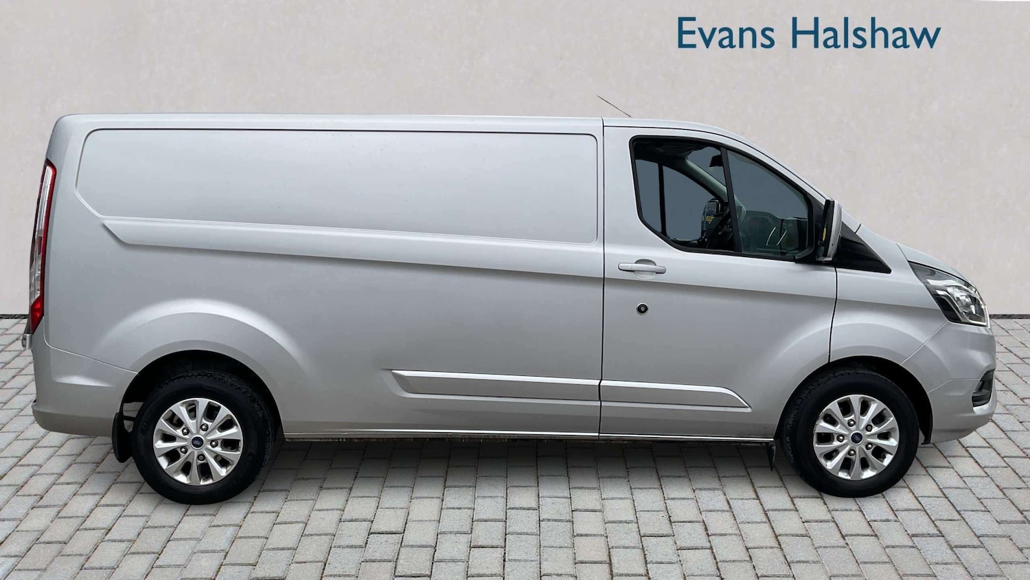 Used Ford Transit Custom 2023 for sale - 77861355: Photo 2