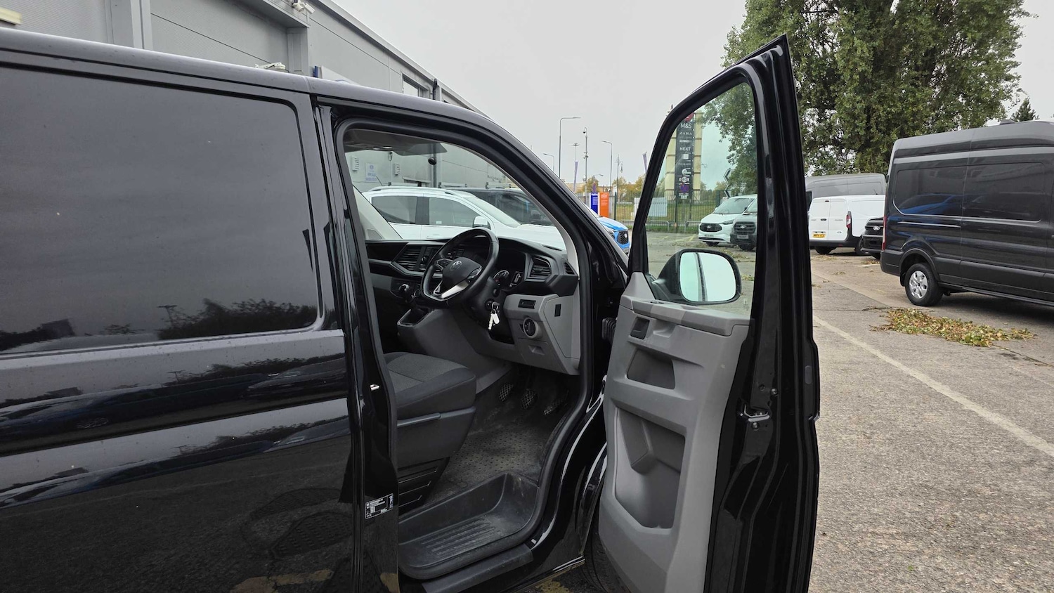 Used Volkswagen Transporter 2022 for sale - 77472592: Photo 11