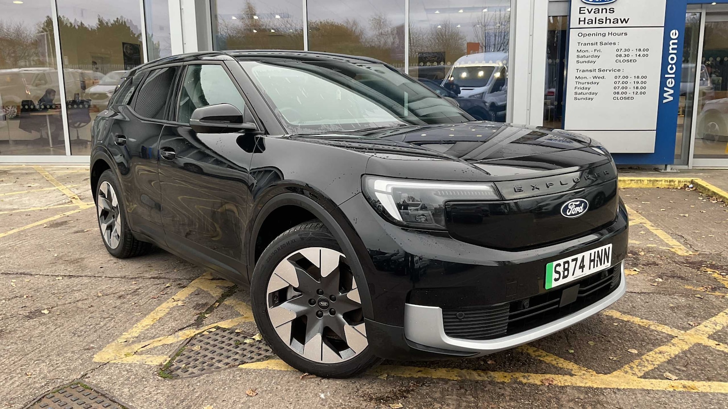 Used Ford Explorer 2024 for sale - 76718272: Photo 2