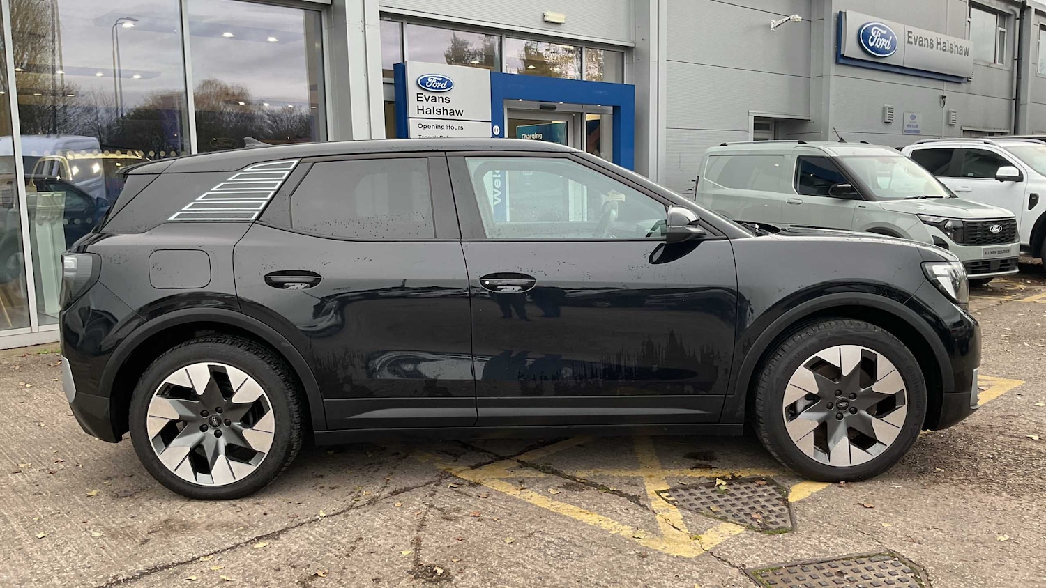 Used Ford Explorer 2024 for sale - 76718272: Photo 3