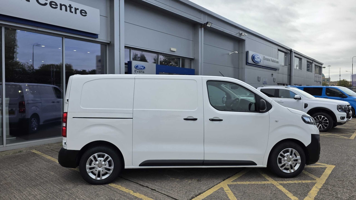 Used Vauxhall Vivaro 2020 for sale - 76624537: Photo 7