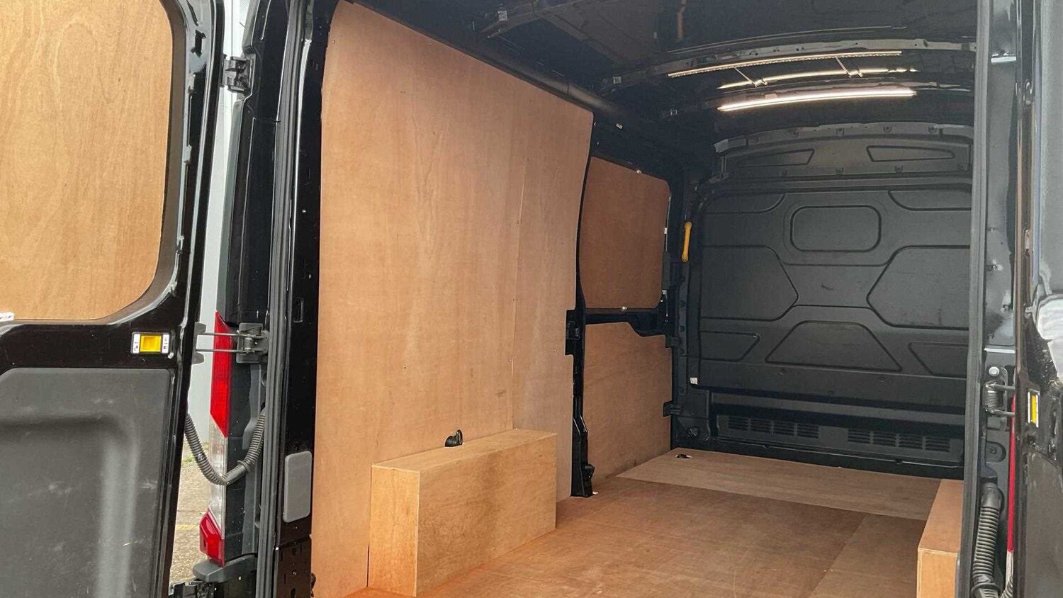 Used Ford Transit 2025 for sale - 75566523: Photo 32