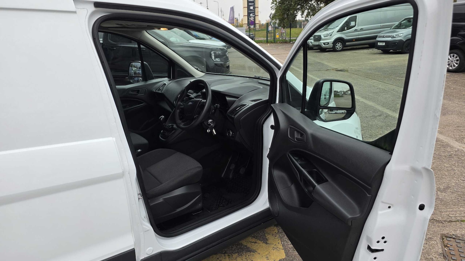 Used Ford Transit Connect 2018 for sale - 76262411: Photo 11