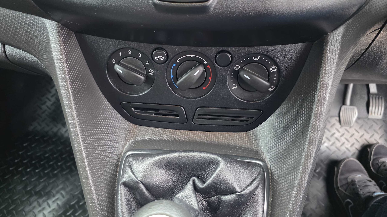 Used Ford Transit Connect 2018 for sale - 76262411: Photo 17