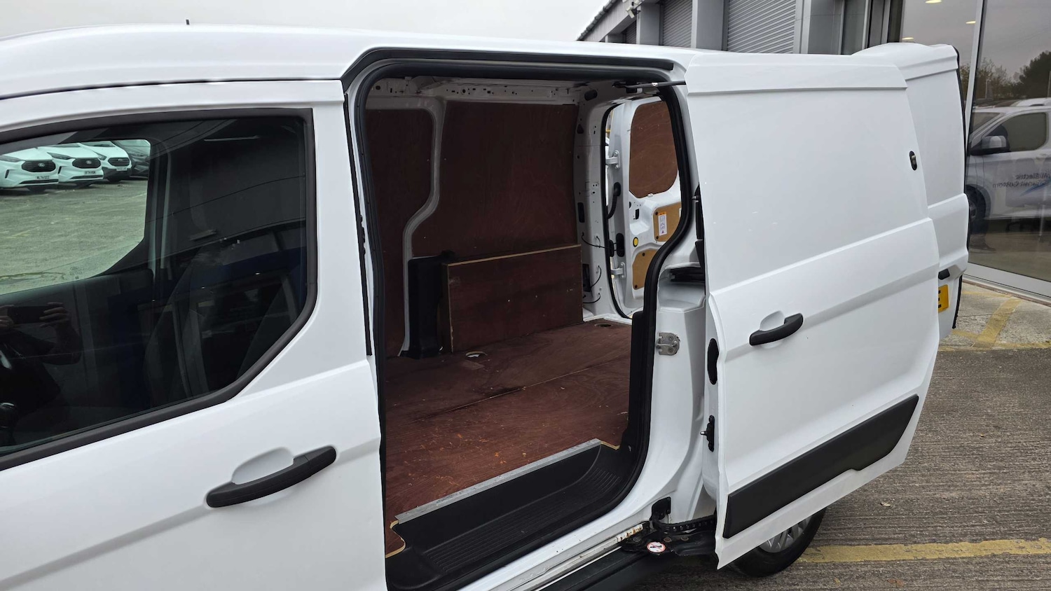 Used Ford Transit Connect 2018 for sale - 76262411: Photo 30