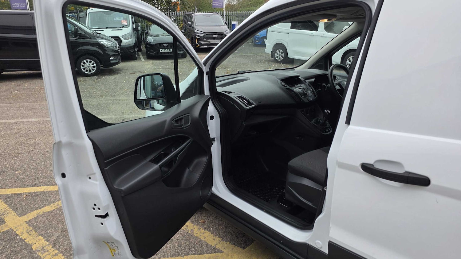 Used Ford Transit Connect 2018 for sale - 76262411: Photo 31