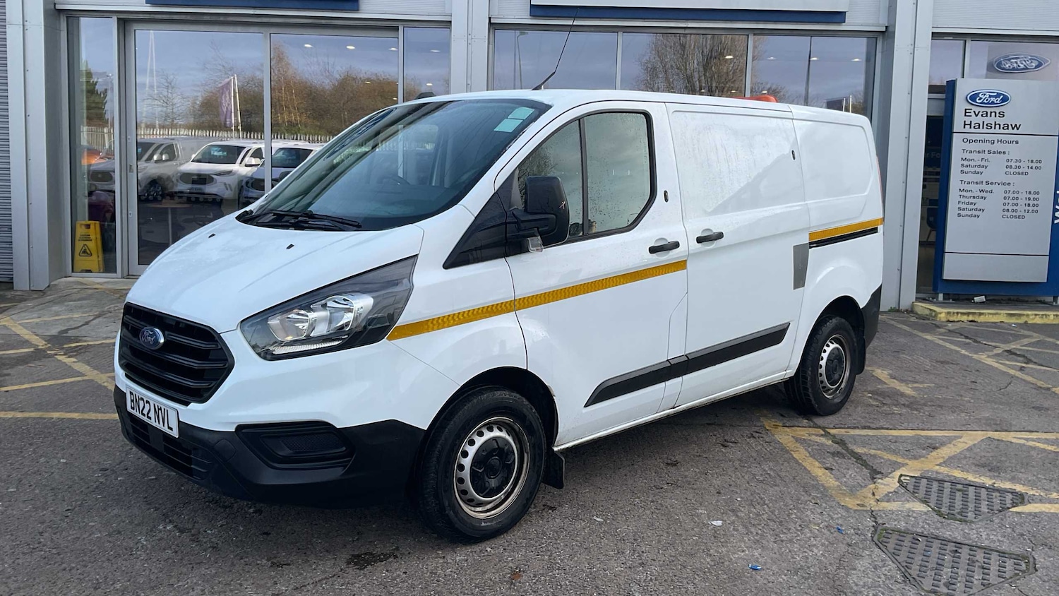 Used Ford Transit Custom 2022 for sale - 76718282: Photo 2