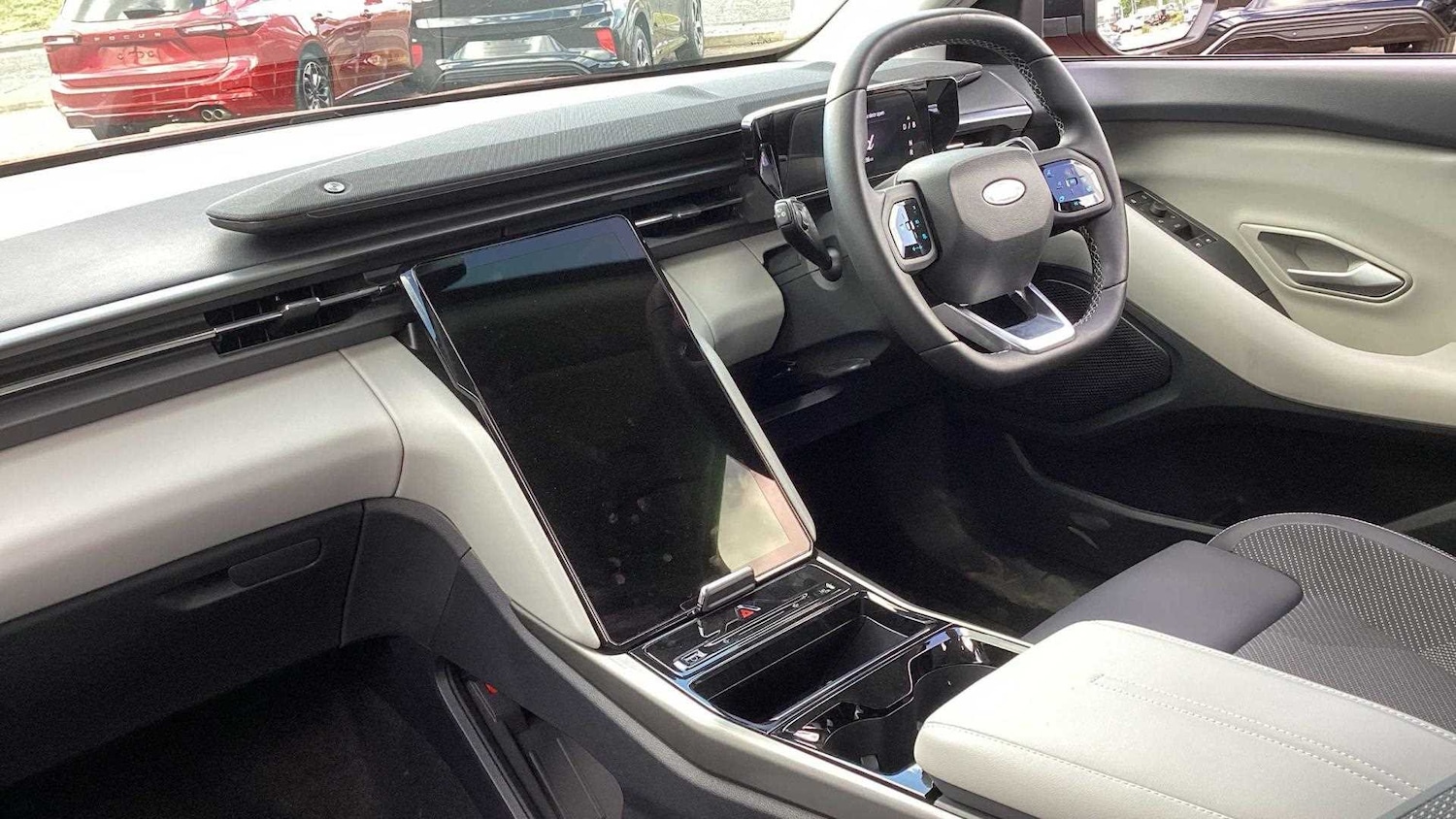 Used Ford Explorer 2024 for sale - 76692097: Photo 12