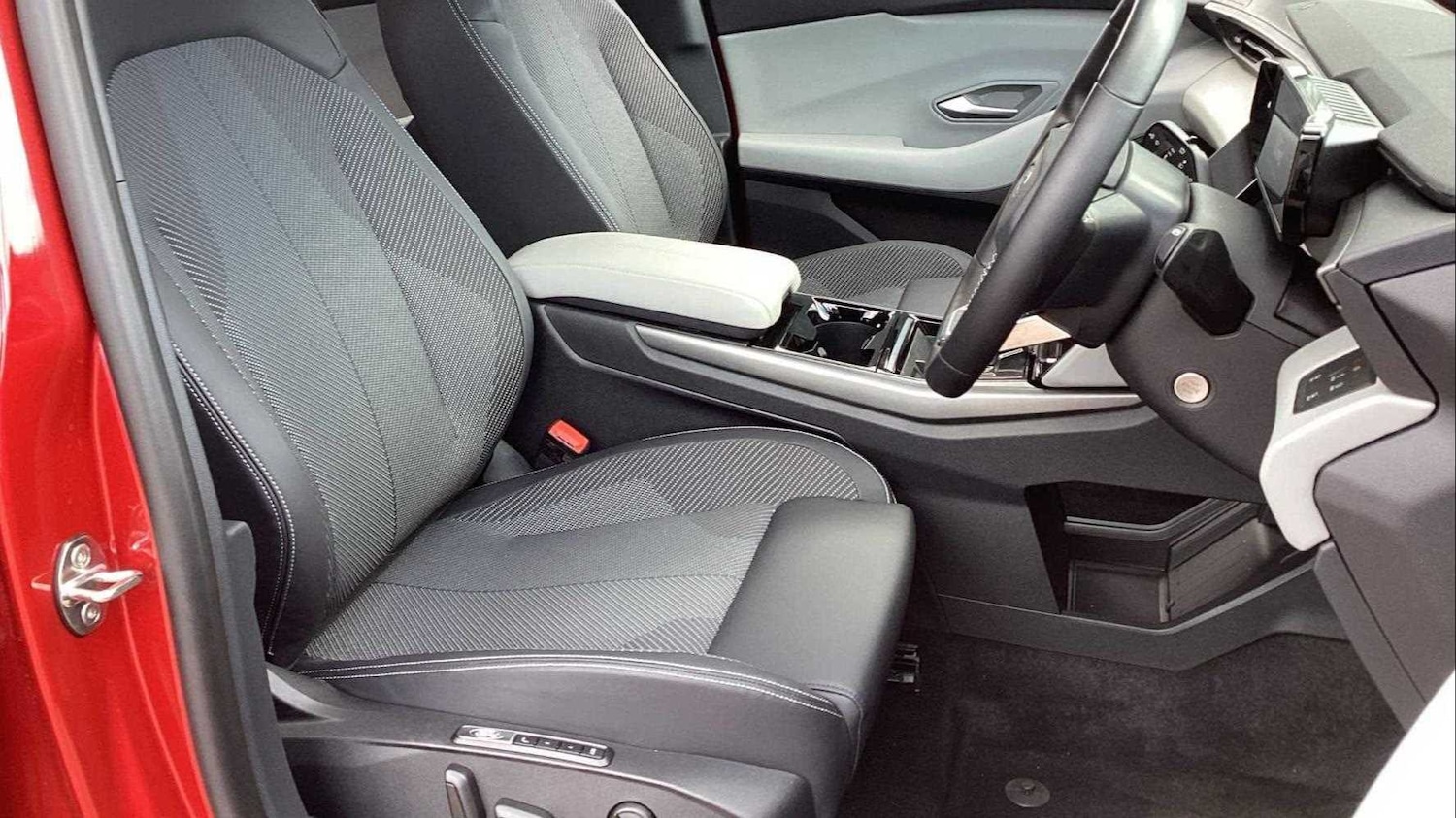 Used Ford Explorer 2024 for sale - 76692097: Photo 16