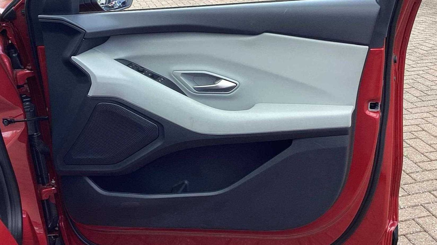 Used Ford Explorer 2024 for sale - 76692097: Photo 18