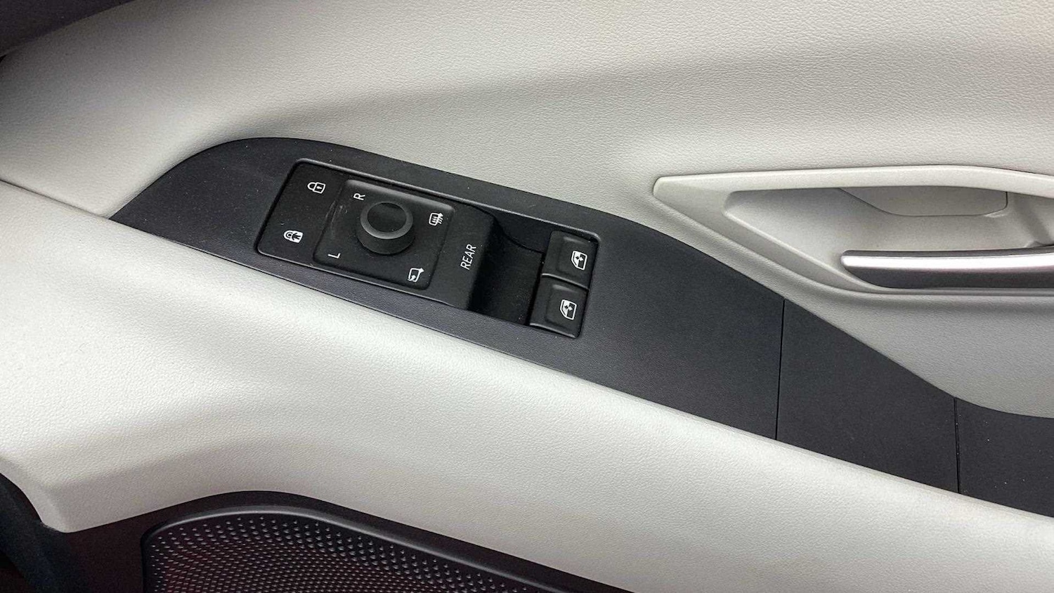 Used Ford Explorer 2024 for sale - 76692097: Photo 19