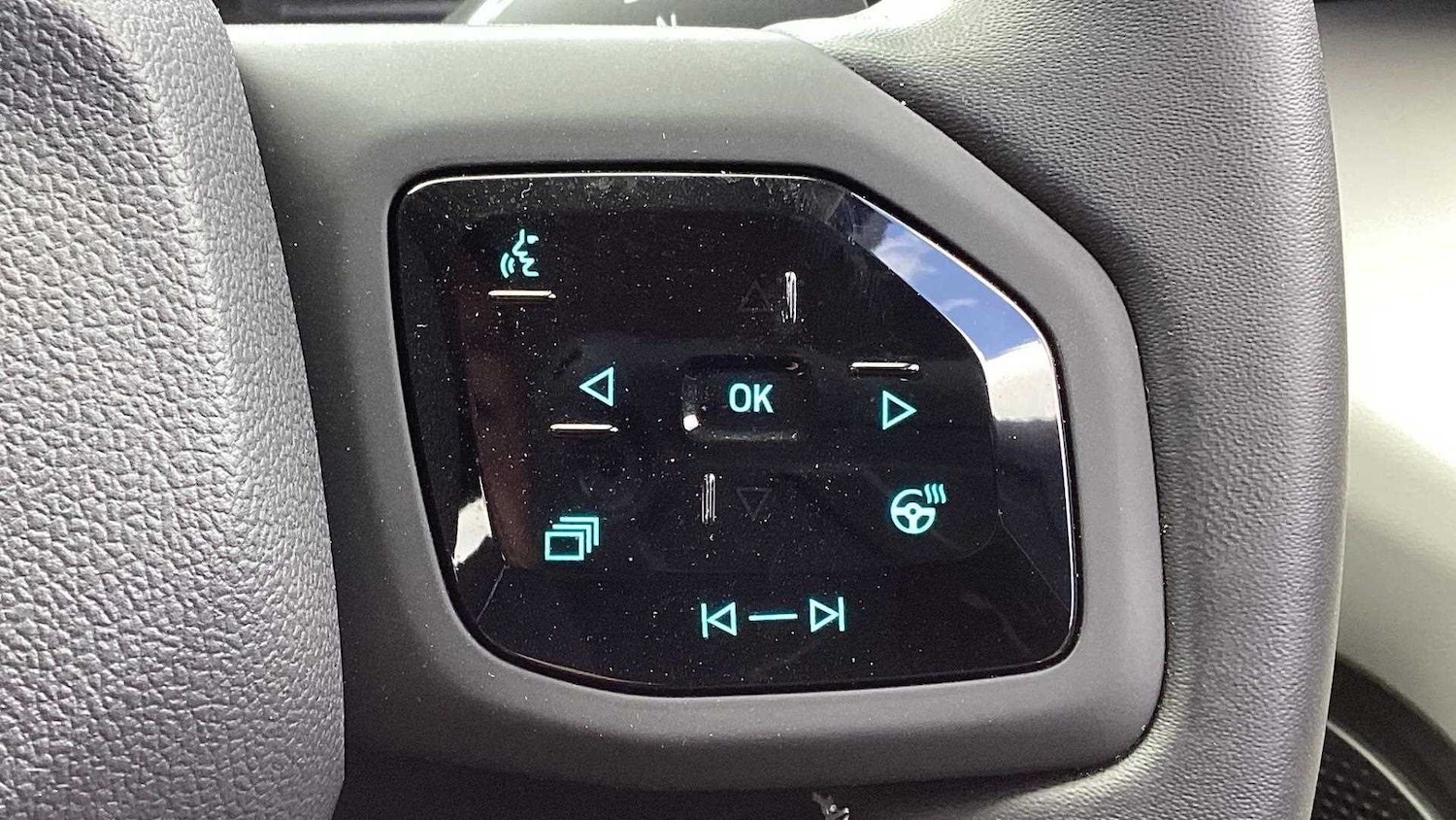 Used Ford Explorer 2024 for sale - 76692097: Photo 25