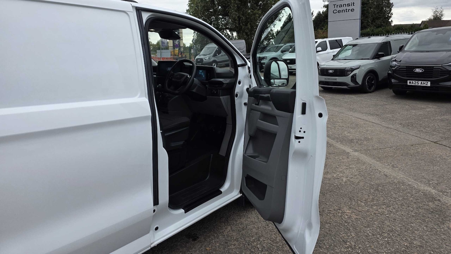 Used Ford Transit Custom 2024 for sale - 76045073: Photo 11