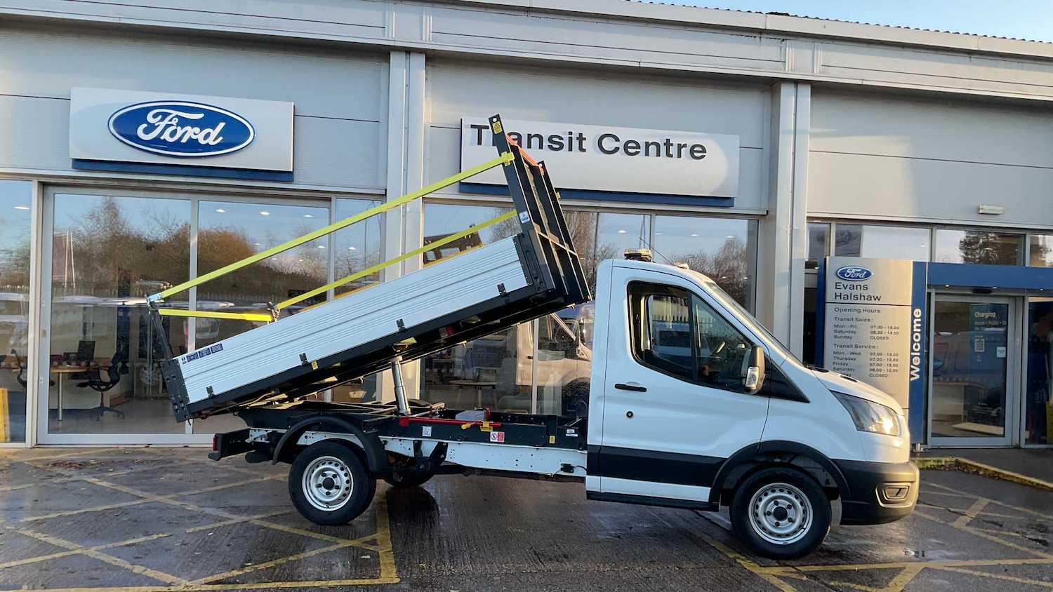 Used Ford Transit 2024 for sale - 76745995: Photo 2