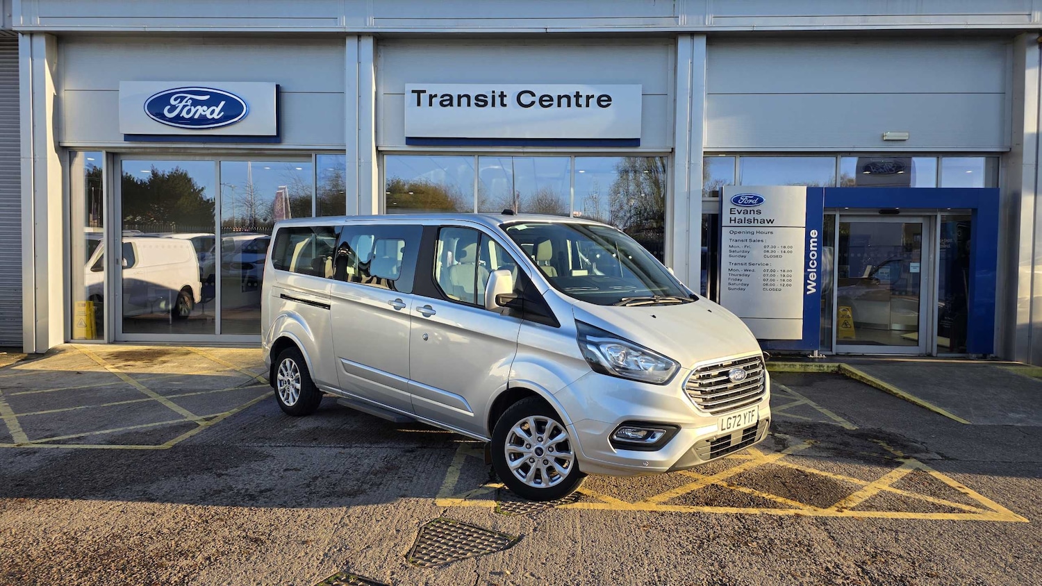 Used Ford Tourneo Custom 2022 for sale - 76636743: Photo 1