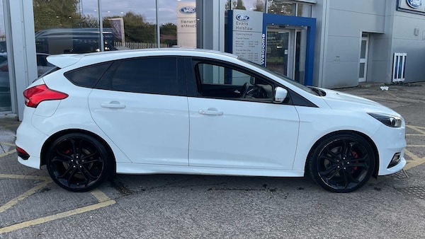 Used Ford Focus 2018 for sale - 76205255: Photo 2