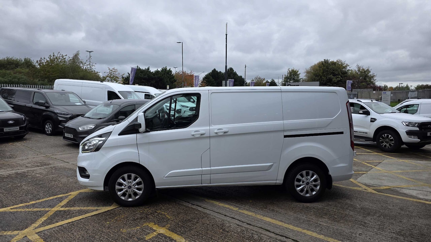 Used Ford Transit Custom 2020 for sale - 76262382: Photo 4