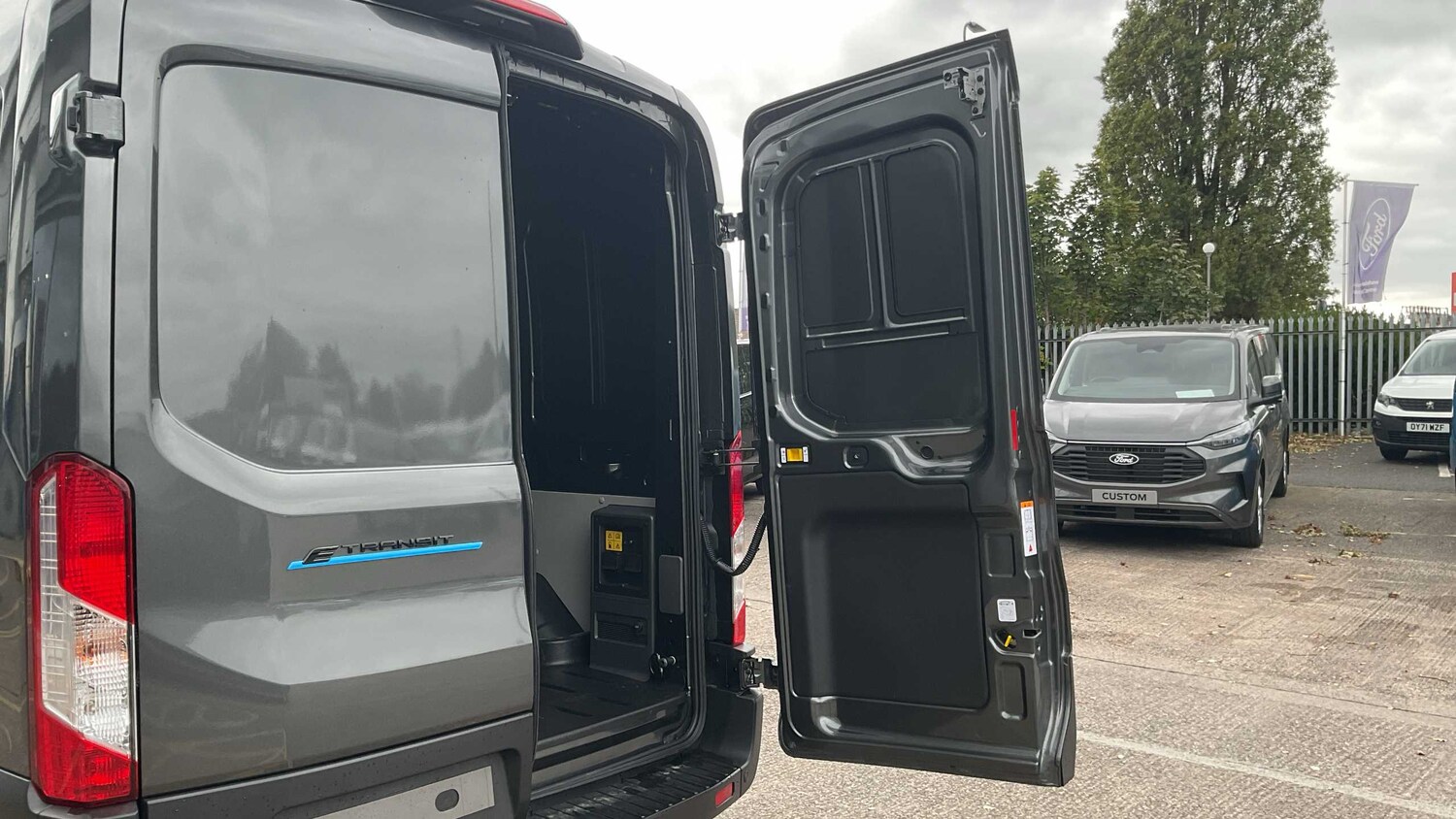 Used Ford E-Transit for sale - 76218347: Photo 27