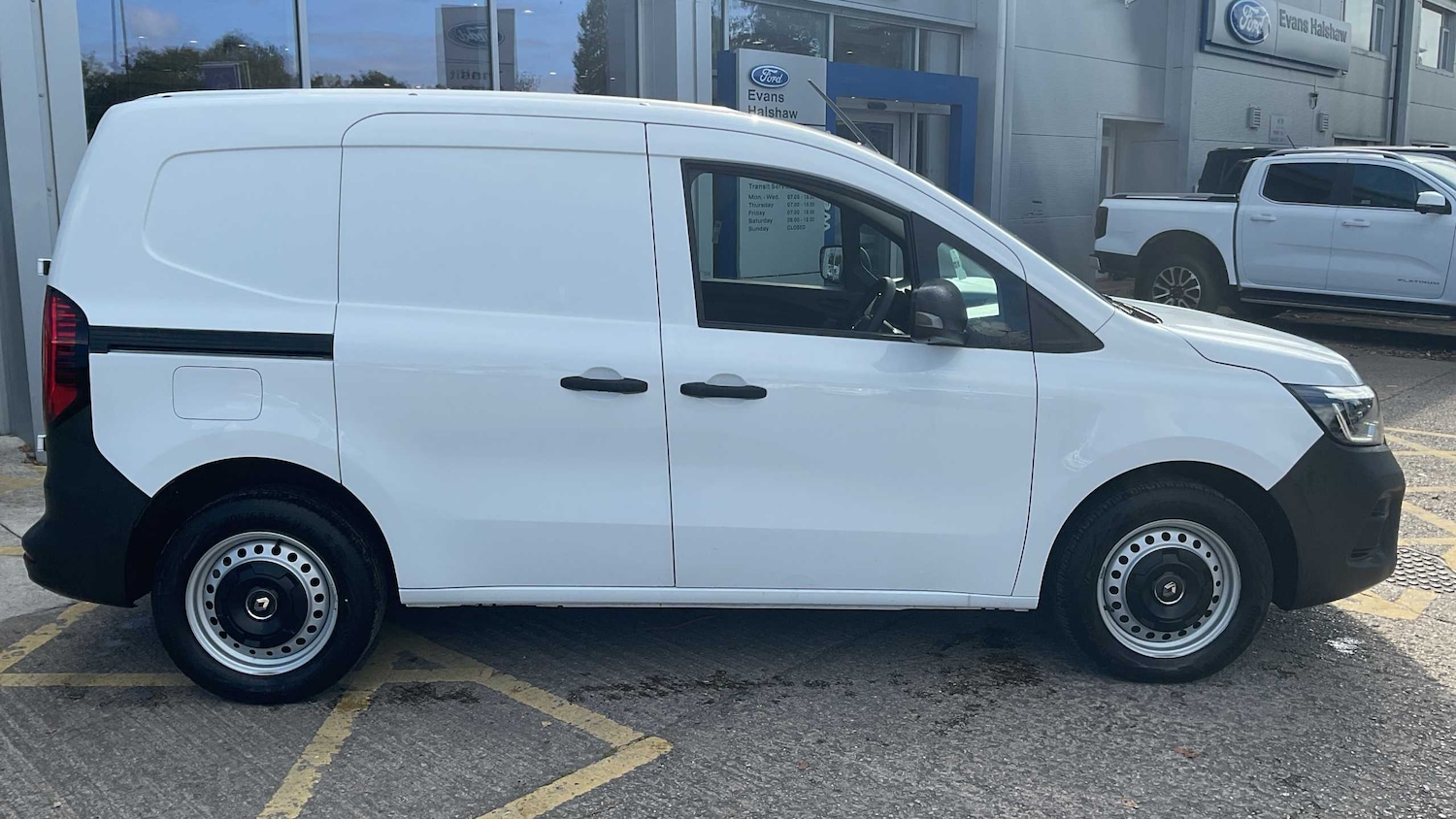 Used Renault Kangoo 2024 for sale - 76125904: Photo 2
