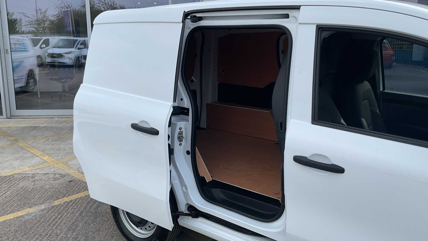 Used Renault Kangoo 2024 for sale - 76125904: Photo 21