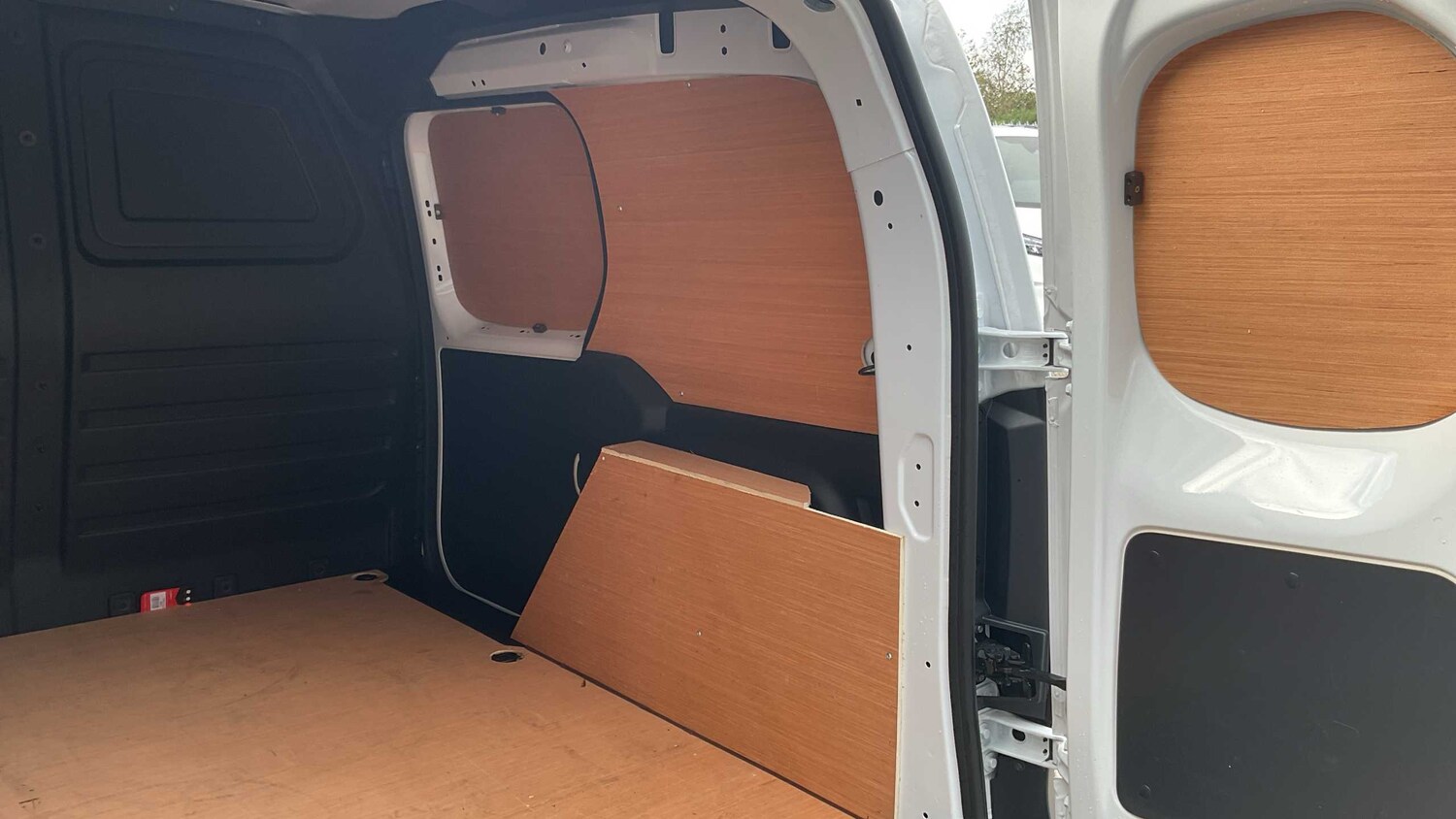 Used Renault Kangoo 2024 for sale - 76125904: Photo 29