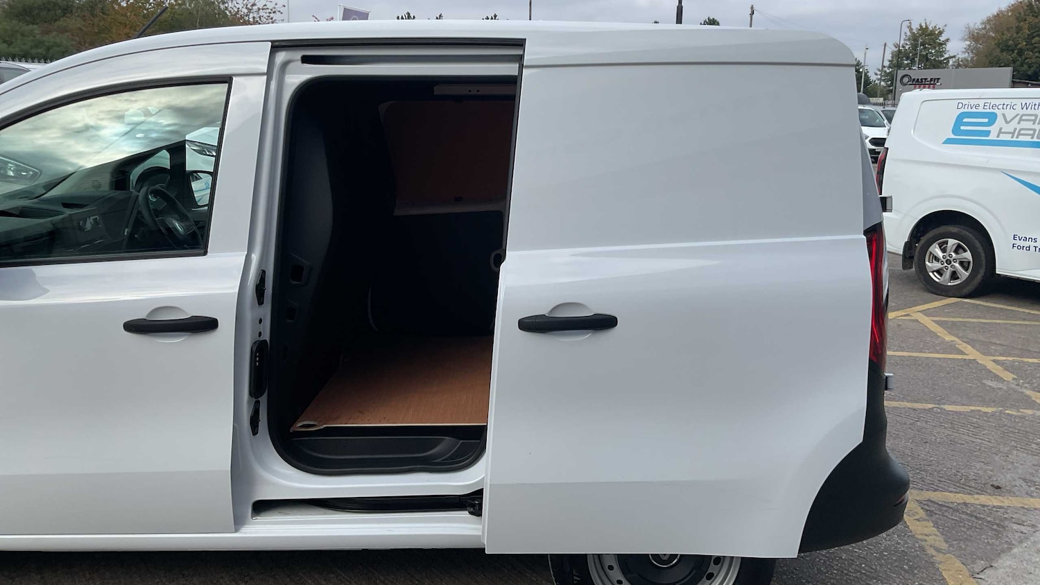 Used Renault Kangoo 2024 for sale - 76125904: Photo 33