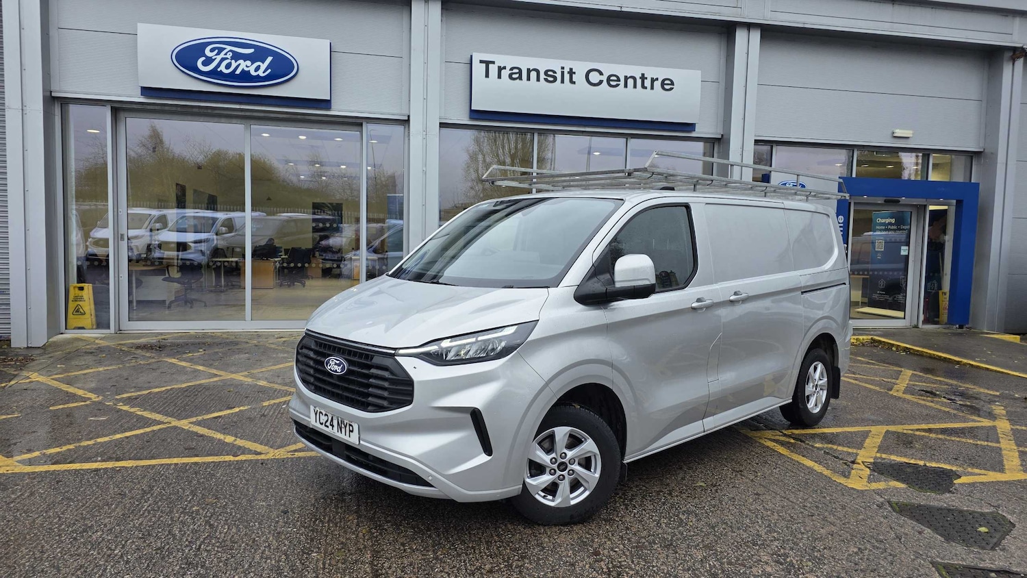 Used Ford Transit Custom 2024 for sale - 76774237: Photo 1