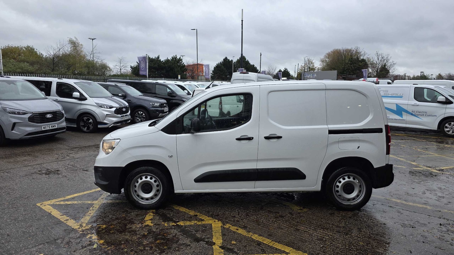 Used Vauxhall Combo 2021 for sale - 76587670: Photo 4