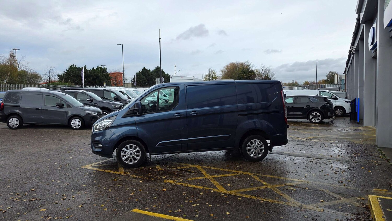 Used Ford Transit Custom 2023 for sale - 76553049: Photo 4