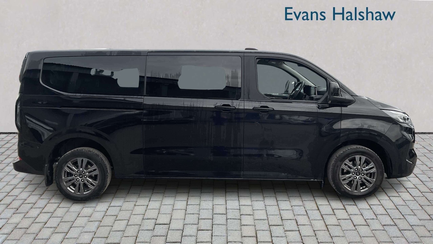 Used Ford Tourneo Custom 2024 for sale - 77772140: Photo 2