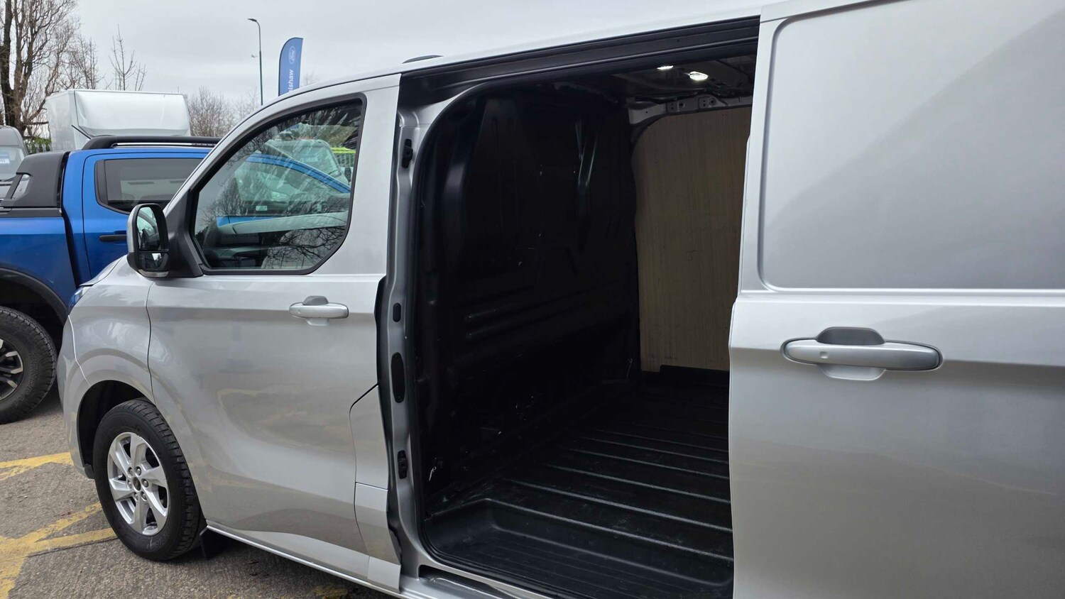 Used Ford Transit Custom 2024 for sale - 77514338: Photo 16