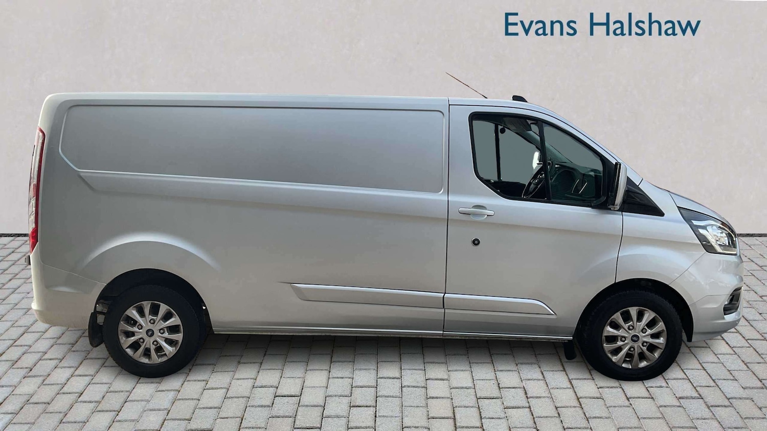 Used Ford Transit Custom 2023 for sale - 77772309: Photo 2
