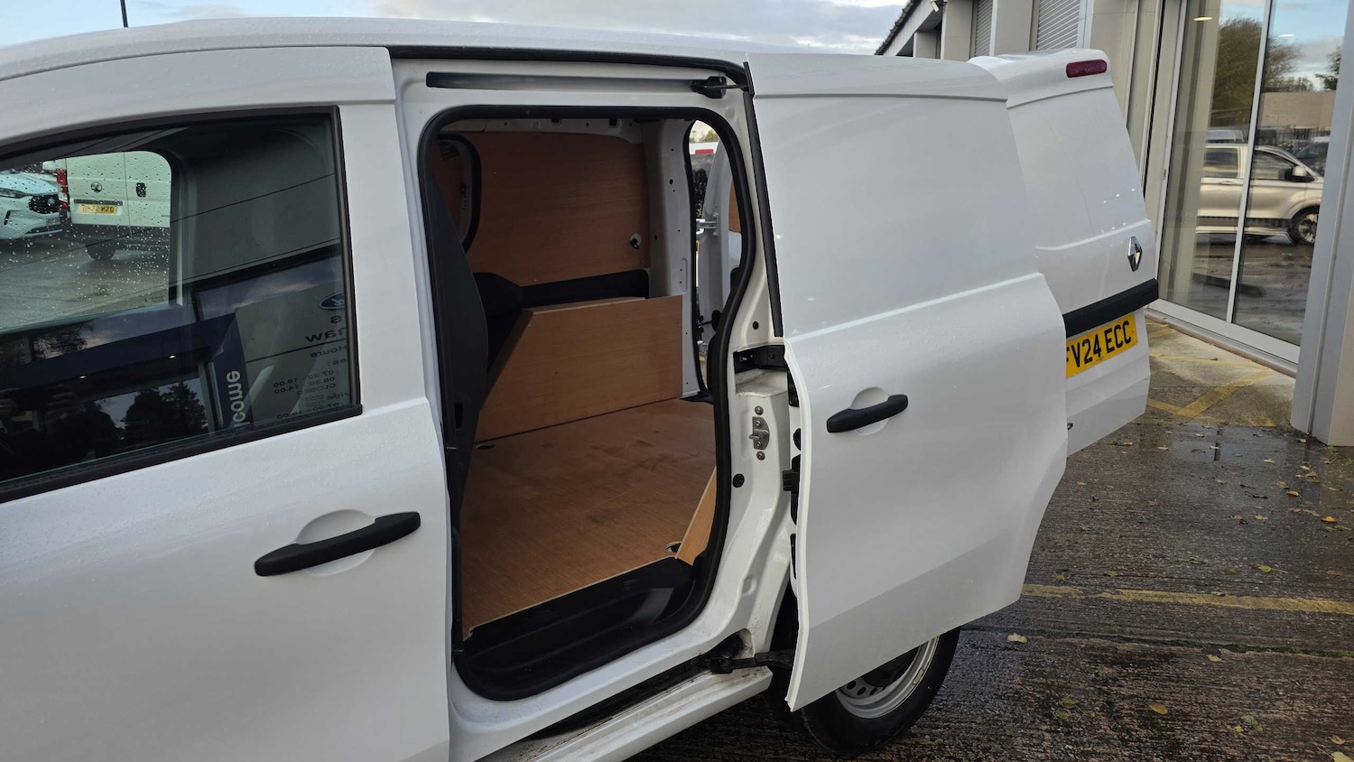 Used Renault Kangoo 2024 for sale - 76141641: Photo 30