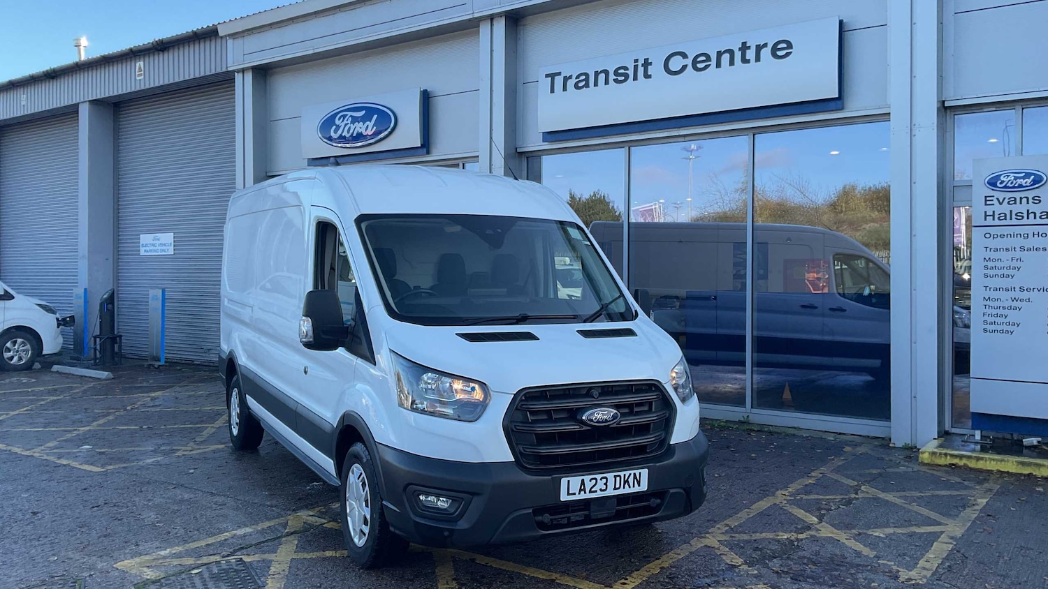 Used Ford Transit 2023 for sale - 76576100: Photo 2