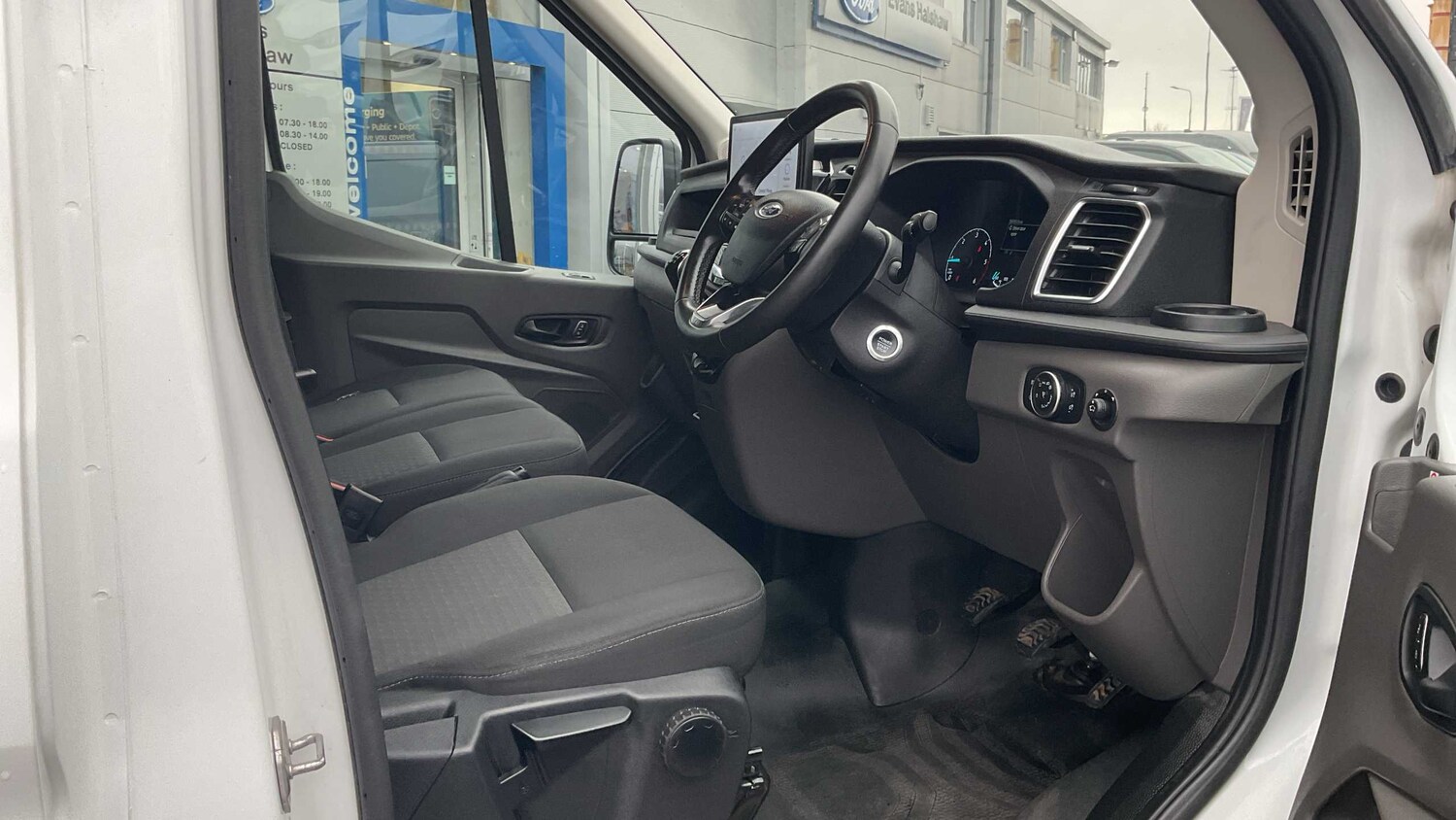 Used Ford Transit 2023 for sale - 76576100: Photo 8