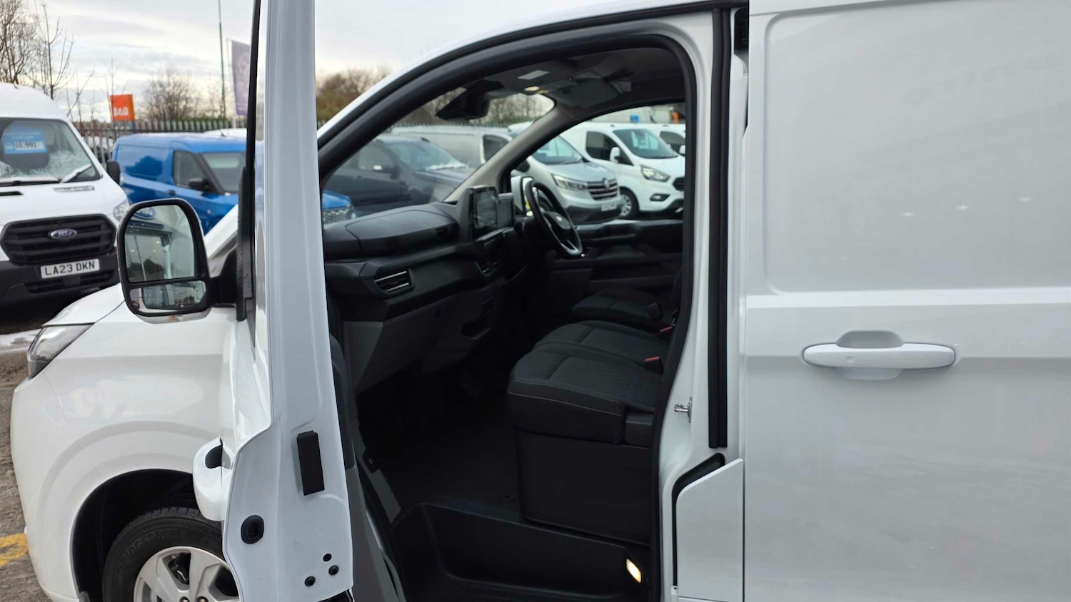 Used Ford Transit Custom 2025 for sale - 77123300: Photo 18