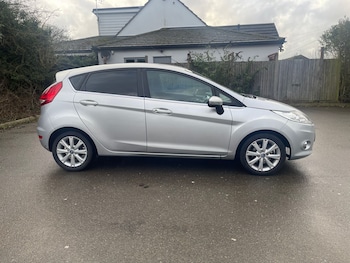 Used Ford Fiesta 2010 for sale - 77622181: Photo