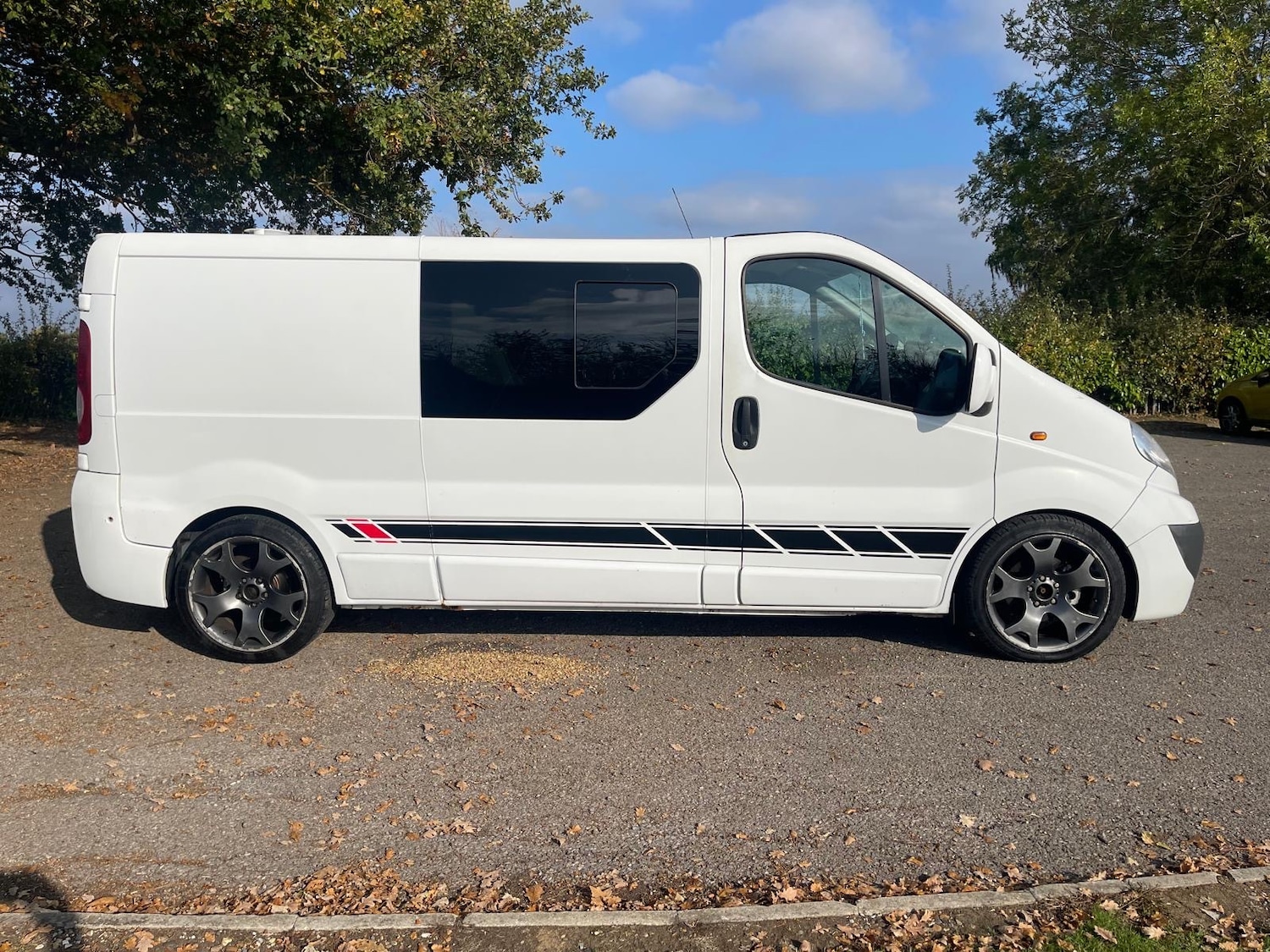 Used Vauxhall Vivaro 2011 for sale - 76249943: Photo 2