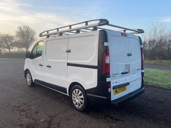 Used Renault Trafic 2017 for sale - 76951393: Photo