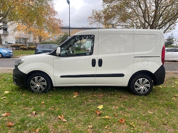 Used Fiat Doblo 2017 for sale - 76510290: Photo