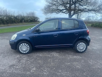 Used Toyota Yaris 2004 for sale - 77381318: Photo